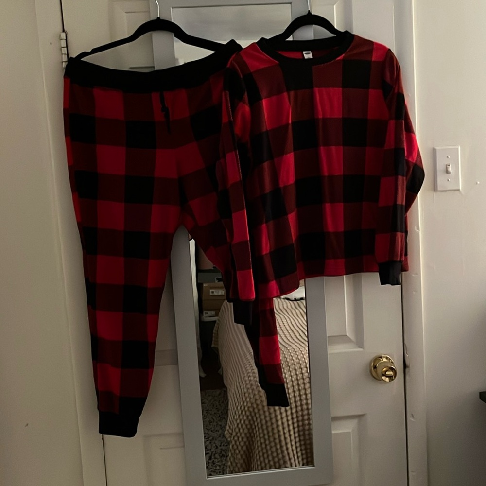 Old Navy Plaid Pajamas Set